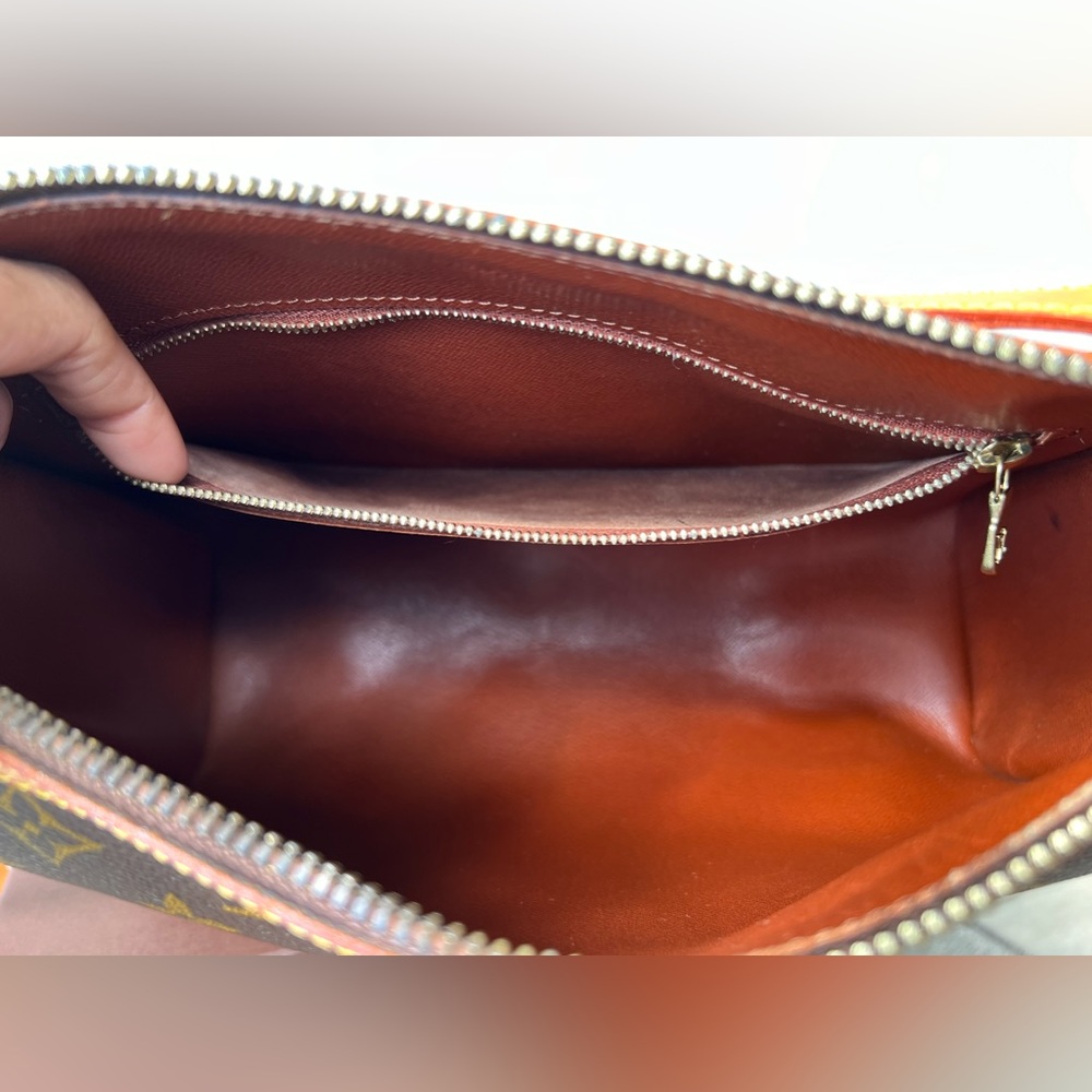 🔥🔥RARE🔥🔥Louis Vuitton Cite 2 Way Bag - Picture 8 of 13